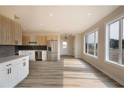 43 Kingfisher Estates Drive, Lake Newell Resort, AB - Indoor Photo Showing Kitchen