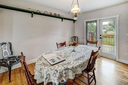 1507 2 Avenue Nw, Drumheller, AB - Indoor Photo Showing Dining Room