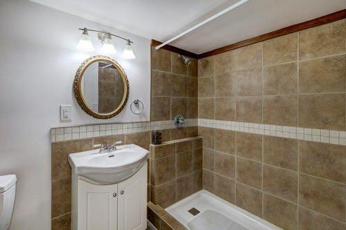 1507 2 Avenue Nw, Drumheller, AB - Indoor Photo Showing Bathroom