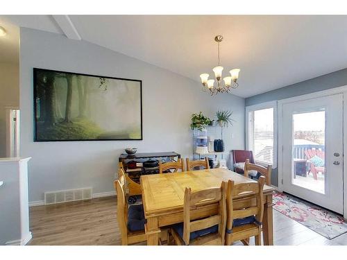 109 Pope Bay, Fort Mcmurray, AB - Indoor Photo Showing Dining Room