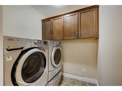 24 Garden Way, Drumheller, AB - Indoor Photo Showing Laundry Room