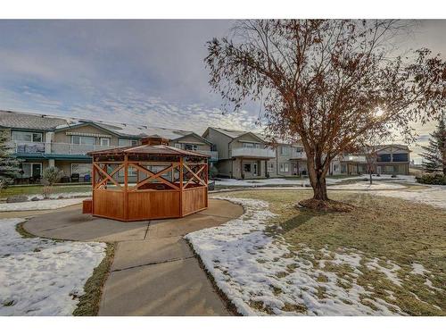 24 Garden Way, Drumheller, AB - Outdoor