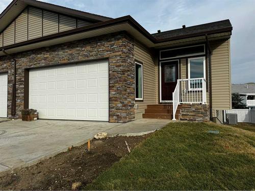 25 Garden Way, Drumheller, AB - Outdoor