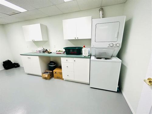 Unit 3-303 5 Avenue East, Oyen, AB - Indoor Photo Showing Laundry Room
