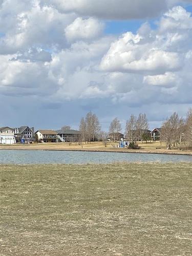 29 Kingfisher Estates Drive, Lake Newell Resort, AB 