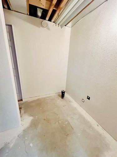 3 Byler Place, Oyen, AB - Indoor Photo Showing Basement