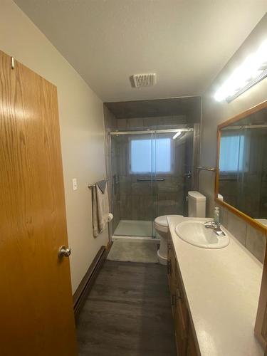 145001 Range Road 153 Range, Rural Taber, M.D. Of, AB - Indoor Photo Showing Bathroom