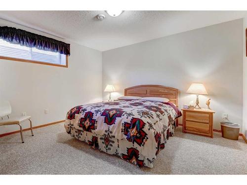 221 13 Street Nw, Drumheller, AB - Indoor Photo Showing Bedroom