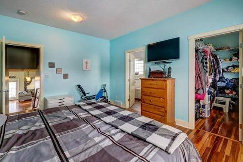 Range Road 20 294152 Road, Munson, AB - Indoor Photo Showing Bedroom