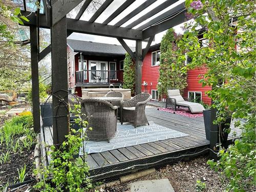 302 1 Avenue, Rolling Hills, AB - Outdoor With Deck Patio Veranda