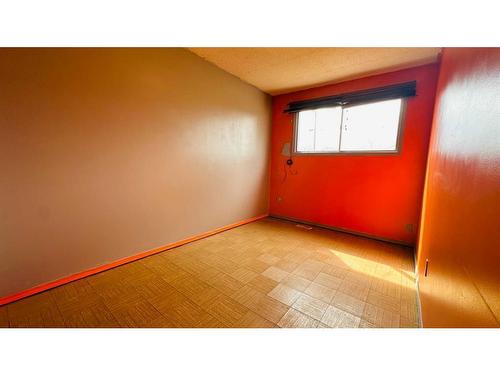 45 Hunts Drive, Drumheller, AB - Indoor Photo Showing Other Room