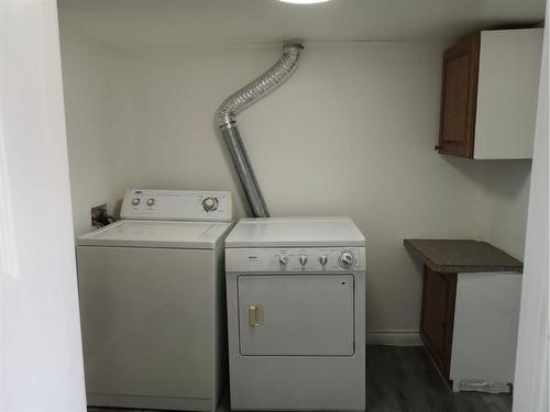 1117 2 Avenue West, Drumheller, AB - Indoor Photo Showing Laundry Room