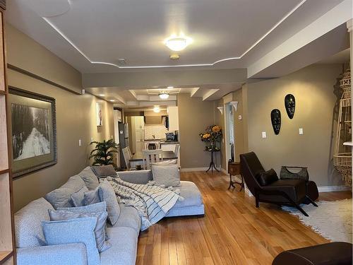 Unit 1-360 4 Street West, Drumheller, AB - Indoor Photo Showing Living Room