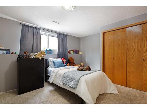 11 Parkland Close East, Brooks, AB - Indoor Photo Showing Bedroom