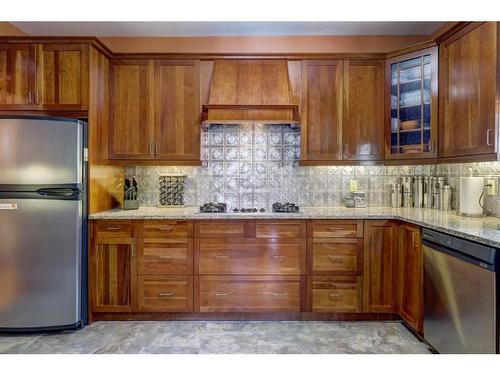 395 4 Street East, Drumheller, AB - Indoor Photo Showing Dining Room