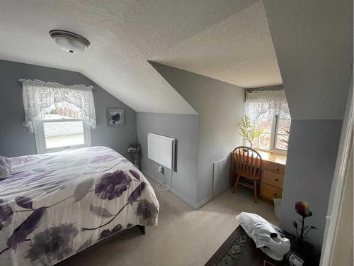 16 Evergreen  Park Close, Brooks, AB - Indoor Photo Showing Other Room