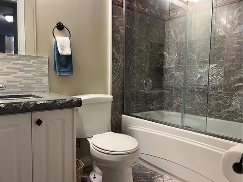 Unit 5-360 4 Street West, Drumheller, AB - Indoor Photo Showing Bathroom