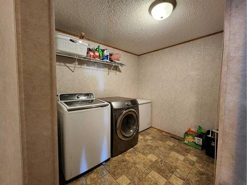 Range Road 25, Rural Red Deer County, AB - Indoor Photo Showing Laundry Room