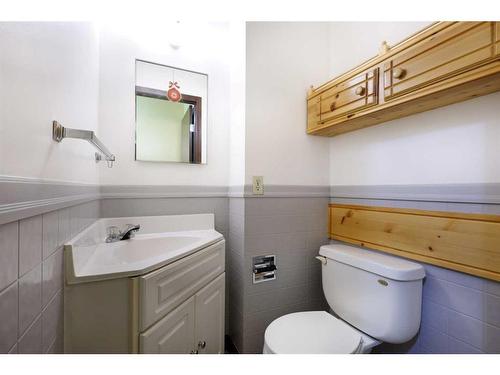 200052 Hwy 873 Highway, Rural Newell, County Of, AB - Indoor Photo Showing Bathroom