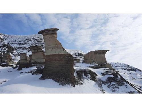 223 2 Avenue, Drumheller, AB - Outdoor With View