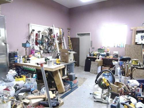 55 Centre Street, Drumheller, AB - Indoor Photo Showing Bedroom