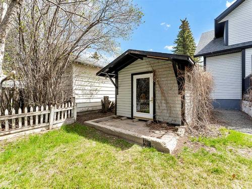 307 3 Street West, Brooks, AB - Outdoor With Exterior