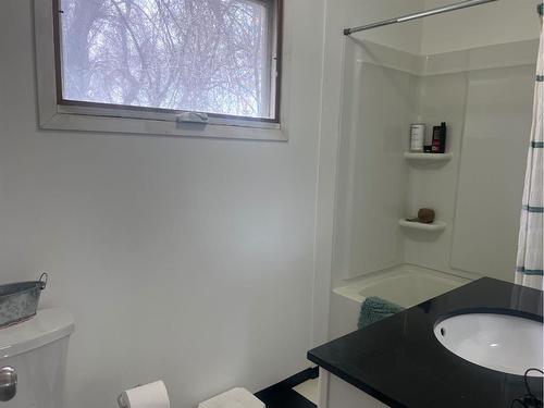 97 Villa Street, Drumheller, AB - Indoor Photo Showing Bathroom