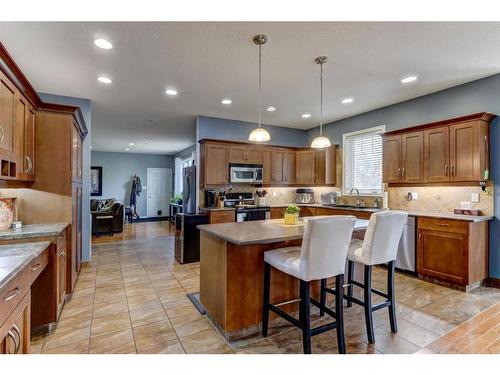 614 1 Street Sw, Drumheller, AB - Indoor Photo Showing Kitchen With Upgraded Kitchen
