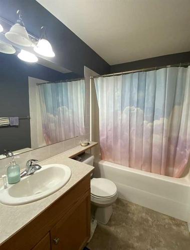 328 14 Street East, Brooks, AB - Indoor Photo Showing Bathroom
