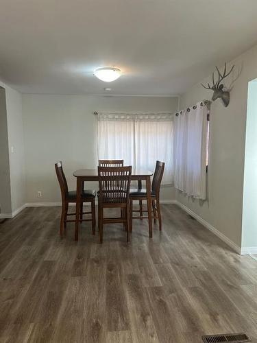 1230 2 Avenue West, Drumheller, AB - Indoor Photo Showing Dining Room
