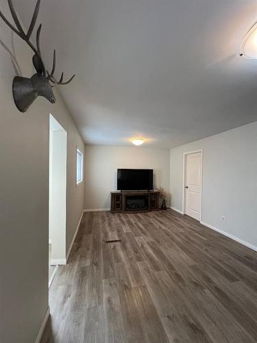 1230 2 Avenue West, Drumheller, AB - Indoor Photo Showing Other Room