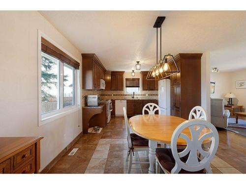 113 1St Avenue West, Delia, AB - Indoor Photo Showing Dining Room