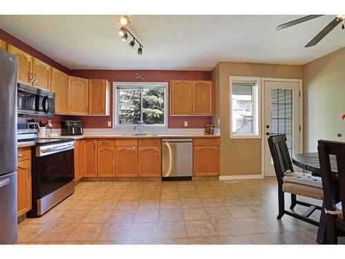 46-108 Garrow Avenue, Brooks, AB - Indoor Photo Showing Kitchen