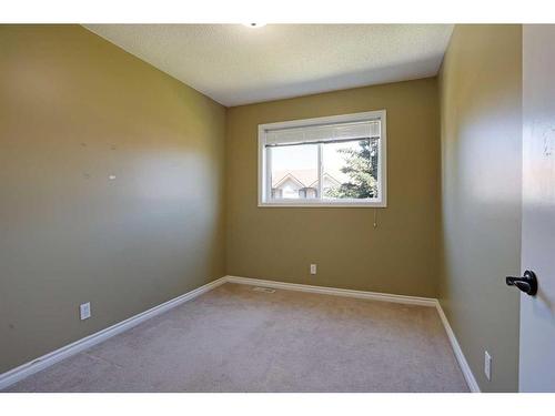 46-108 Garrow Avenue, Brooks, AB - Indoor Photo Showing Other Room