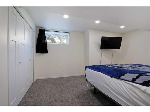 46-108 Garrow Avenue, Brooks, AB - Indoor Photo Showing Bedroom