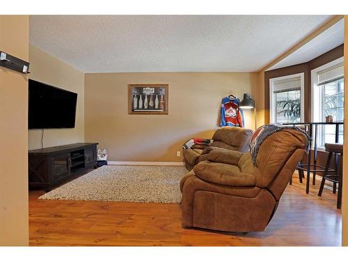 46-108 Garrow Avenue, Brooks, AB - Indoor Photo Showing Living Room