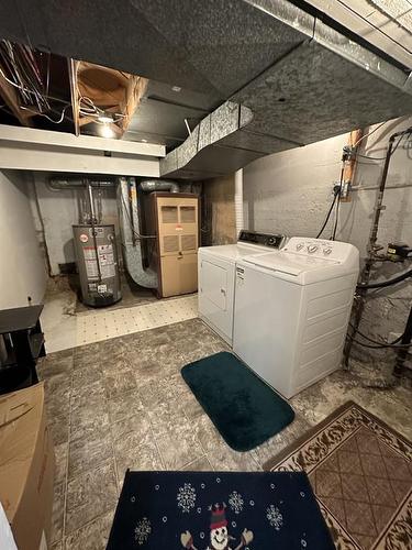 201 2 Avenue East, Oyen, AB - Indoor Photo Showing Laundry Room