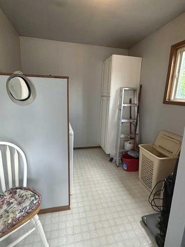 202 3 Avenue East, Hanna, AB - Indoor Photo Showing Other Room