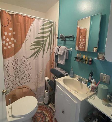 322 4 Avenue, Bassano, AB - Indoor Photo Showing Bathroom