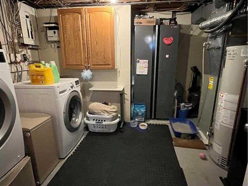 9 Spruce Drive, Drumheller, AB - Indoor Photo Showing Laundry Room