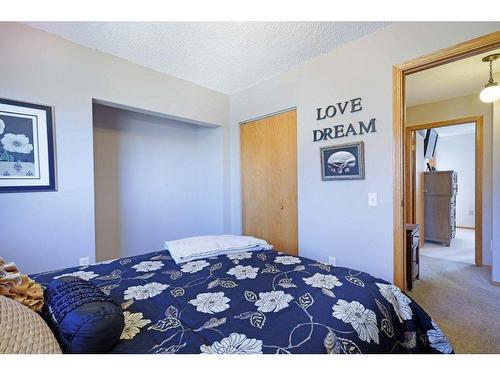 202 Fox Lake Trail, Hanna, AB - Indoor Photo Showing Bedroom