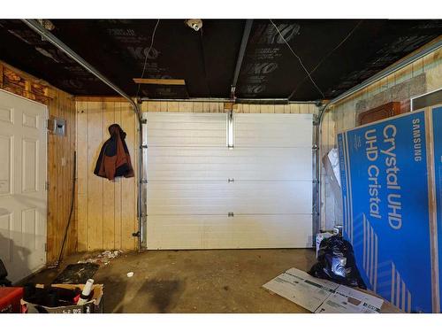 55 Lake Newell Crescent East, Brooks, AB - Indoor Photo Showing Garage