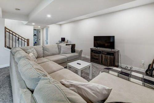 149 10 Avenue Se, Drumheller, AB - Indoor Photo Showing Living Room