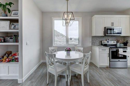 149 10 Avenue Se, Drumheller, AB - Indoor Photo Showing Dining Room