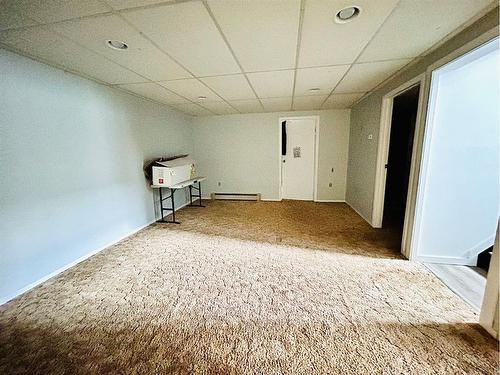 406 2 Avenue East, Oyen, AB - Indoor Photo Showing Other Room