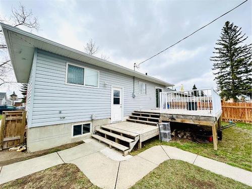 406 2 Avenue East, Oyen, AB - Outdoor With Deck Patio Veranda With Exterior