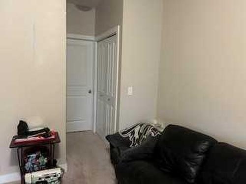 19-330 2 Street West, Brooks, AB - Indoor Photo Showing Other Room