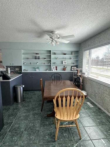 106 4 Avenue West, Hanna, AB - Indoor Photo Showing Dining Room