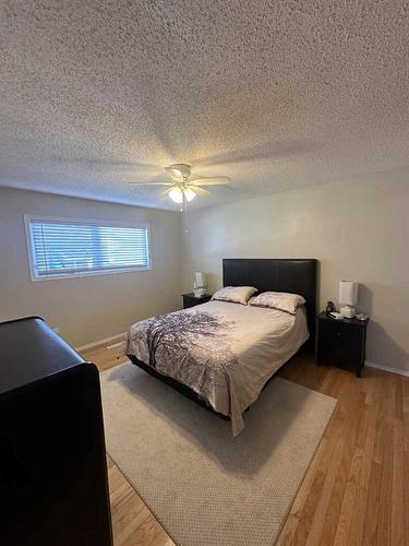 106 4 Avenue West, Hanna, AB - Indoor Photo Showing Bedroom