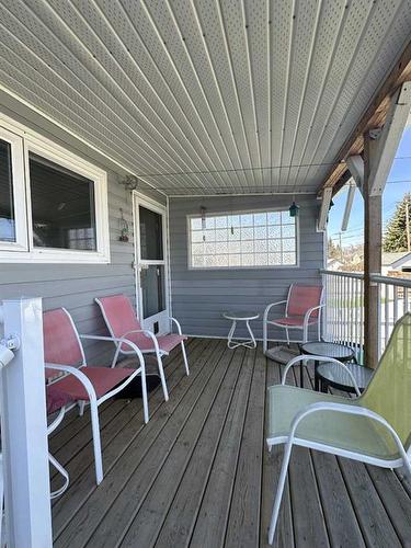106 4 Avenue West, Hanna, AB - Outdoor With Deck Patio Veranda With Exterior